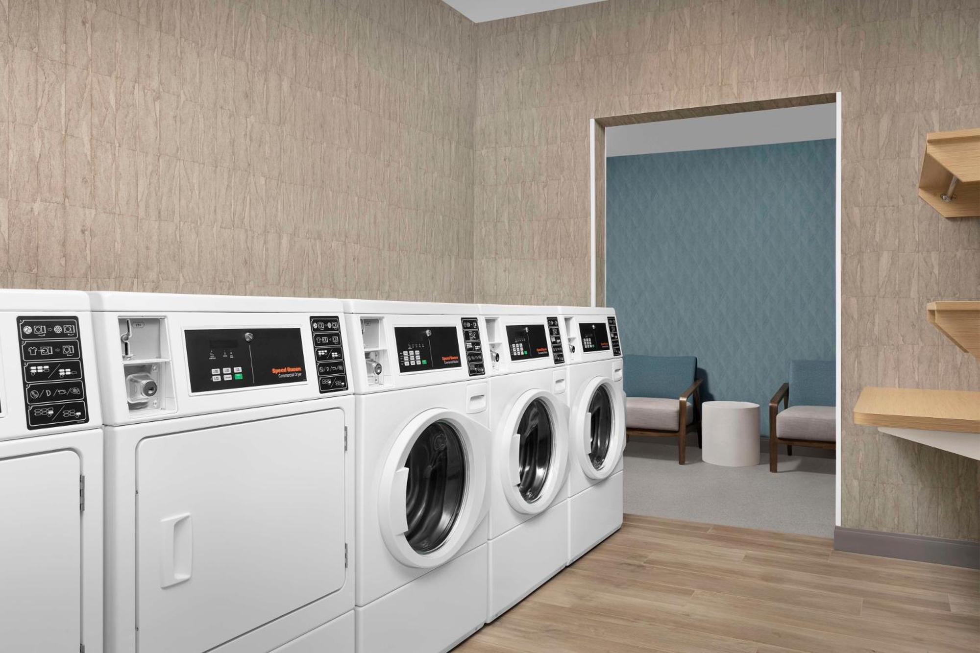 Home2 Suites By Hilton Falls Church Εξωτερικό φωτογραφία