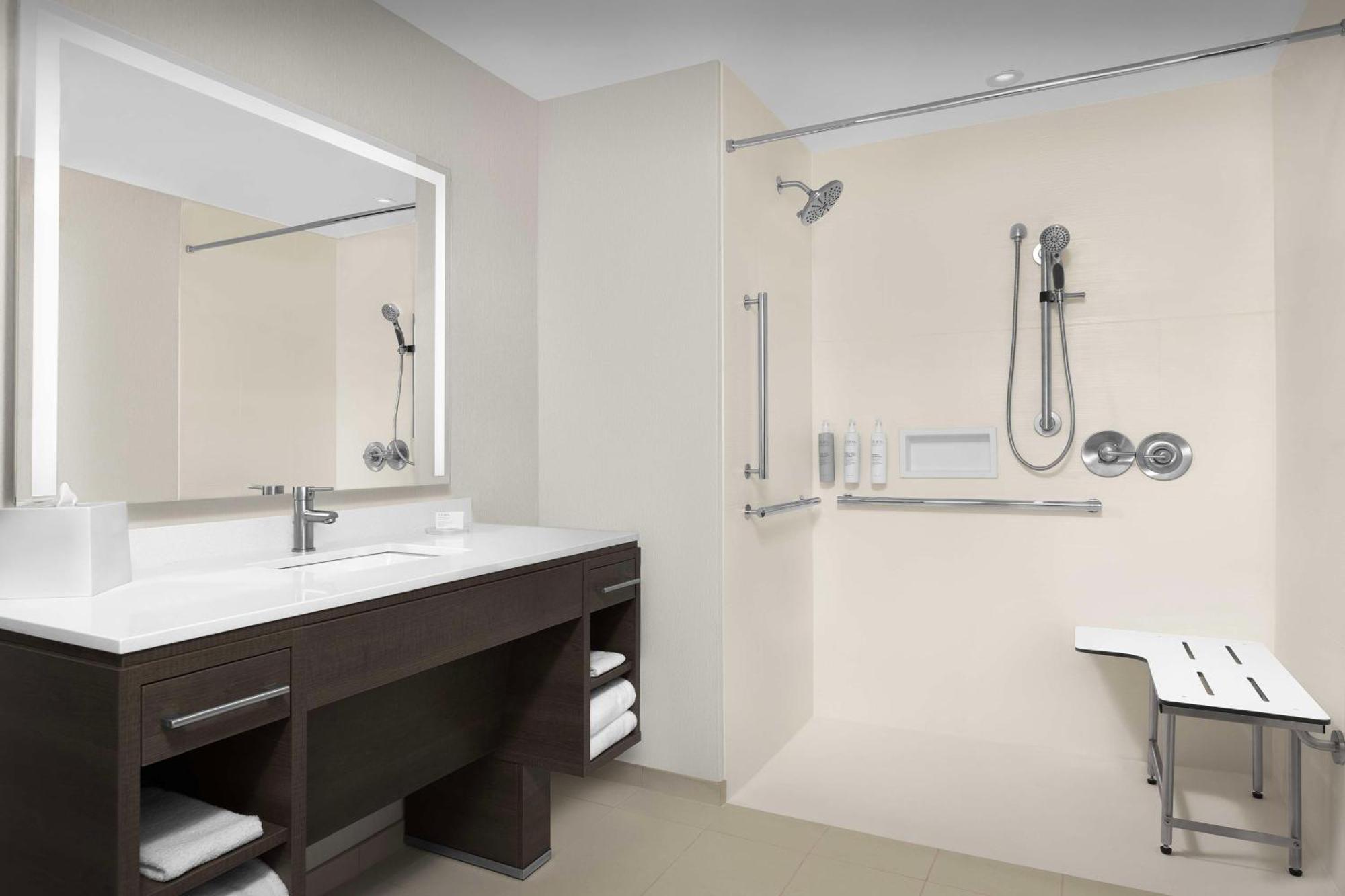 Home2 Suites By Hilton Falls Church Εξωτερικό φωτογραφία