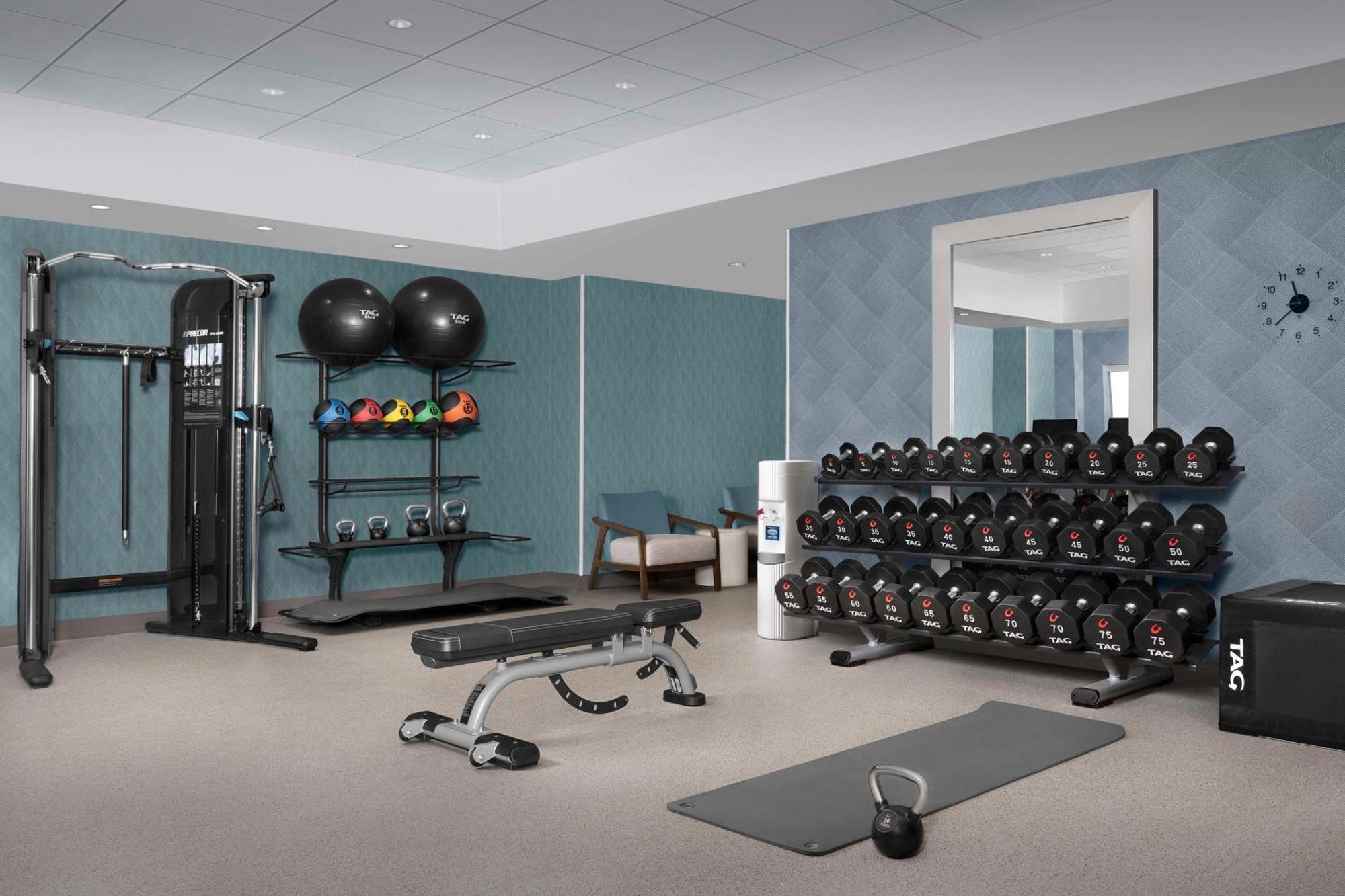 Home2 Suites By Hilton Falls Church Εξωτερικό φωτογραφία
