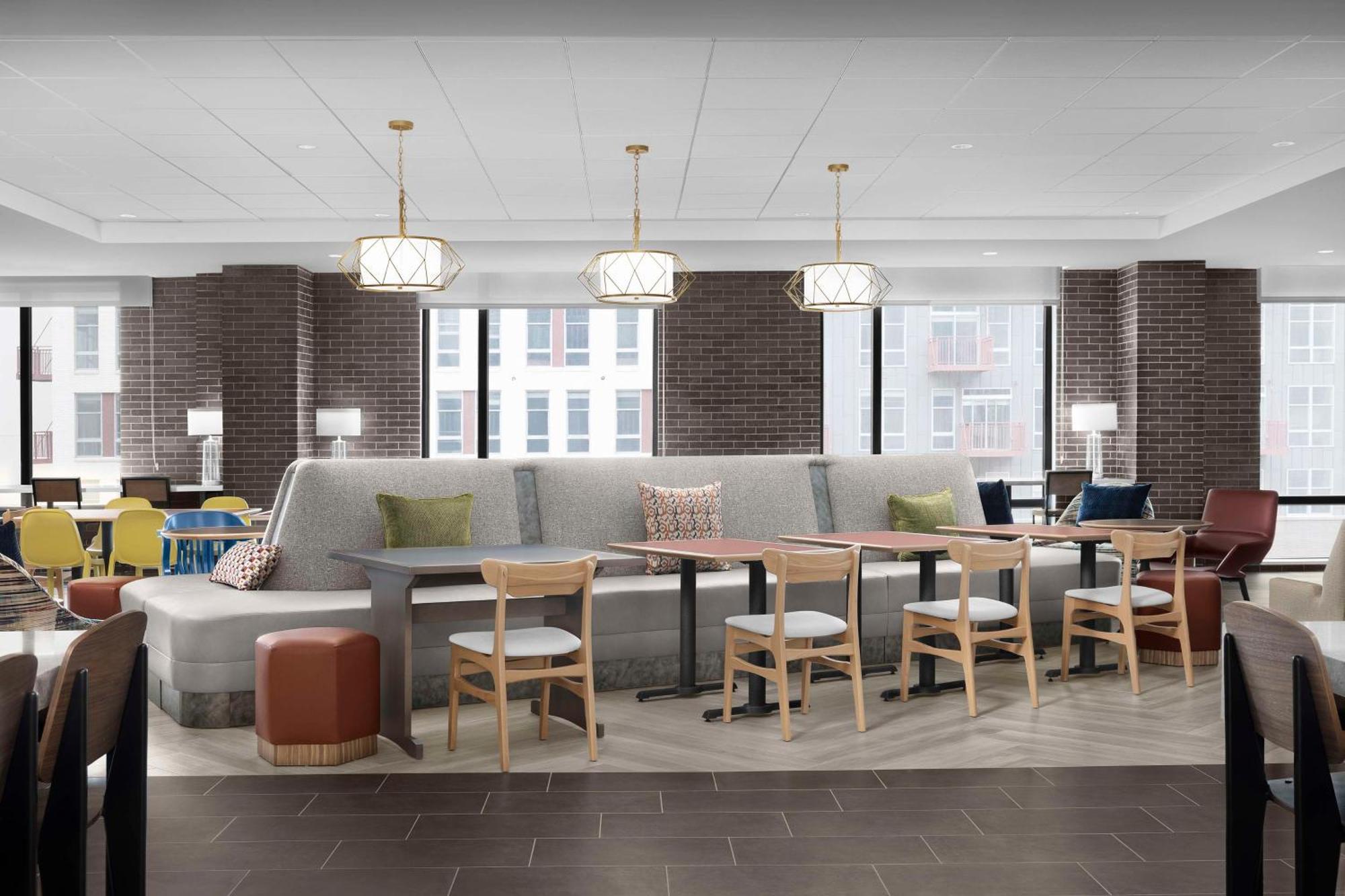 Home2 Suites By Hilton Falls Church Εξωτερικό φωτογραφία